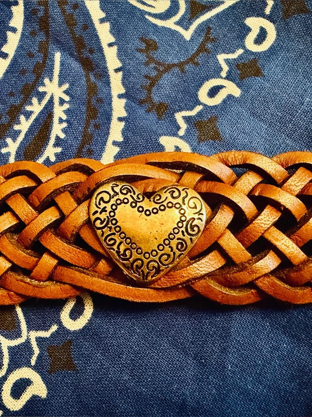 Vintage Y2K Fossil Classic Leather Braided Belt Silvertone Heart Conchos